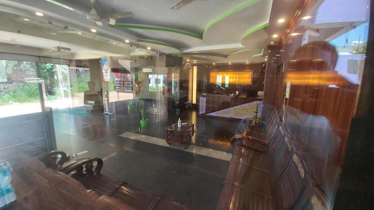 Hotel Ksr Grand Калахасти Экстерьер фото