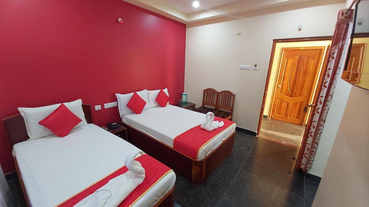 Hotel Ksr Grand Калахасти Экстерьер фото