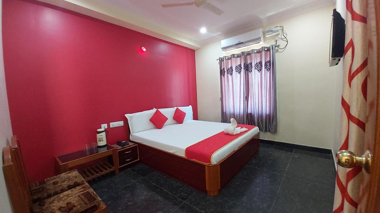Hotel Ksr Grand Калахасти Экстерьер фото
