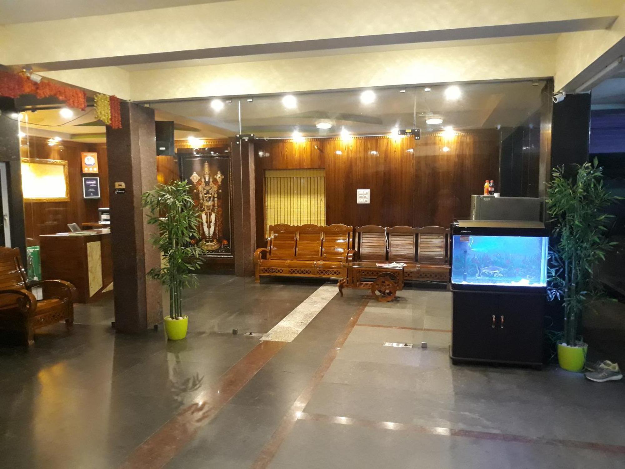 Hotel Ksr Grand Калахасти Экстерьер фото